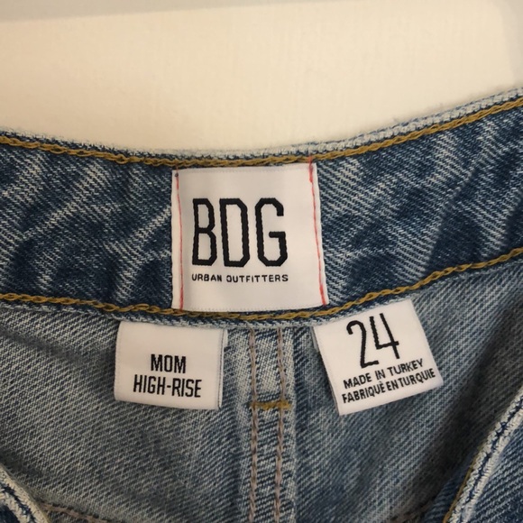 Urban Outfitter BDG High-Rise Mom Jeans - Picture 3 of 3